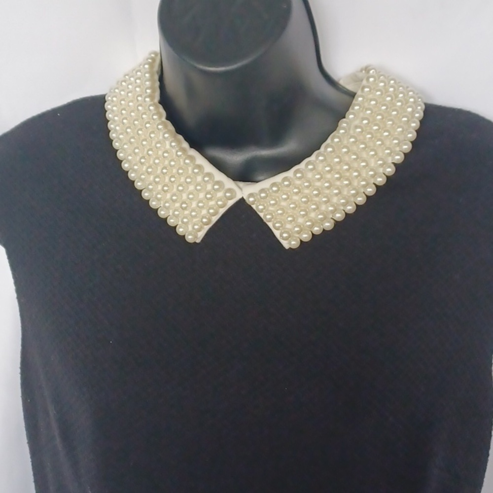 Betsey Johnson Beautiful LBD, pearl collar dress sz 12, 19" pit to pit, 37" long - Picture 2 of 7